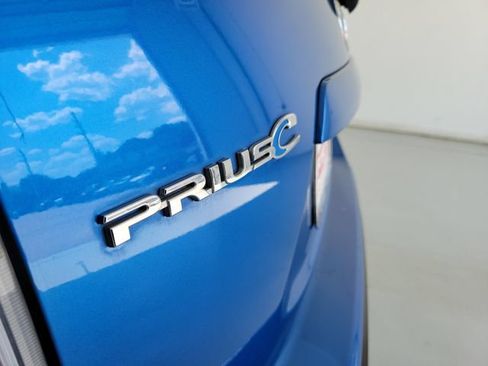 Used 2017 Toyota Prius C One FWD image 9