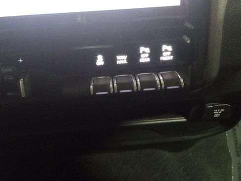 New 2026 RAM 2500 Tradesman AWD/4WD image 18