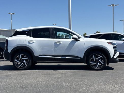 Used 2025 Nissan Kicks SV FWD image 2