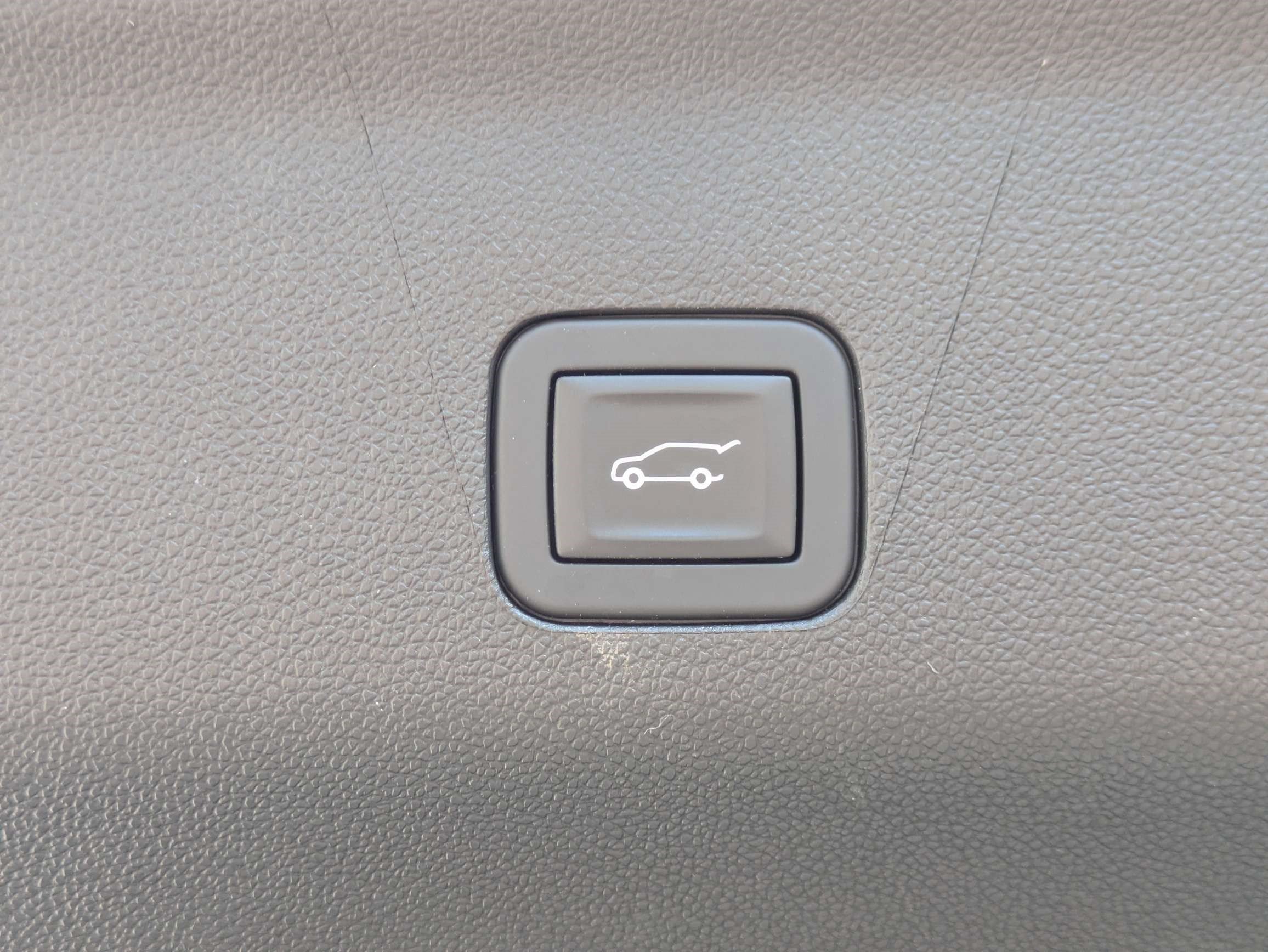 Used 2025 GMC Yukon XL Denali AWD/4WD image 13
