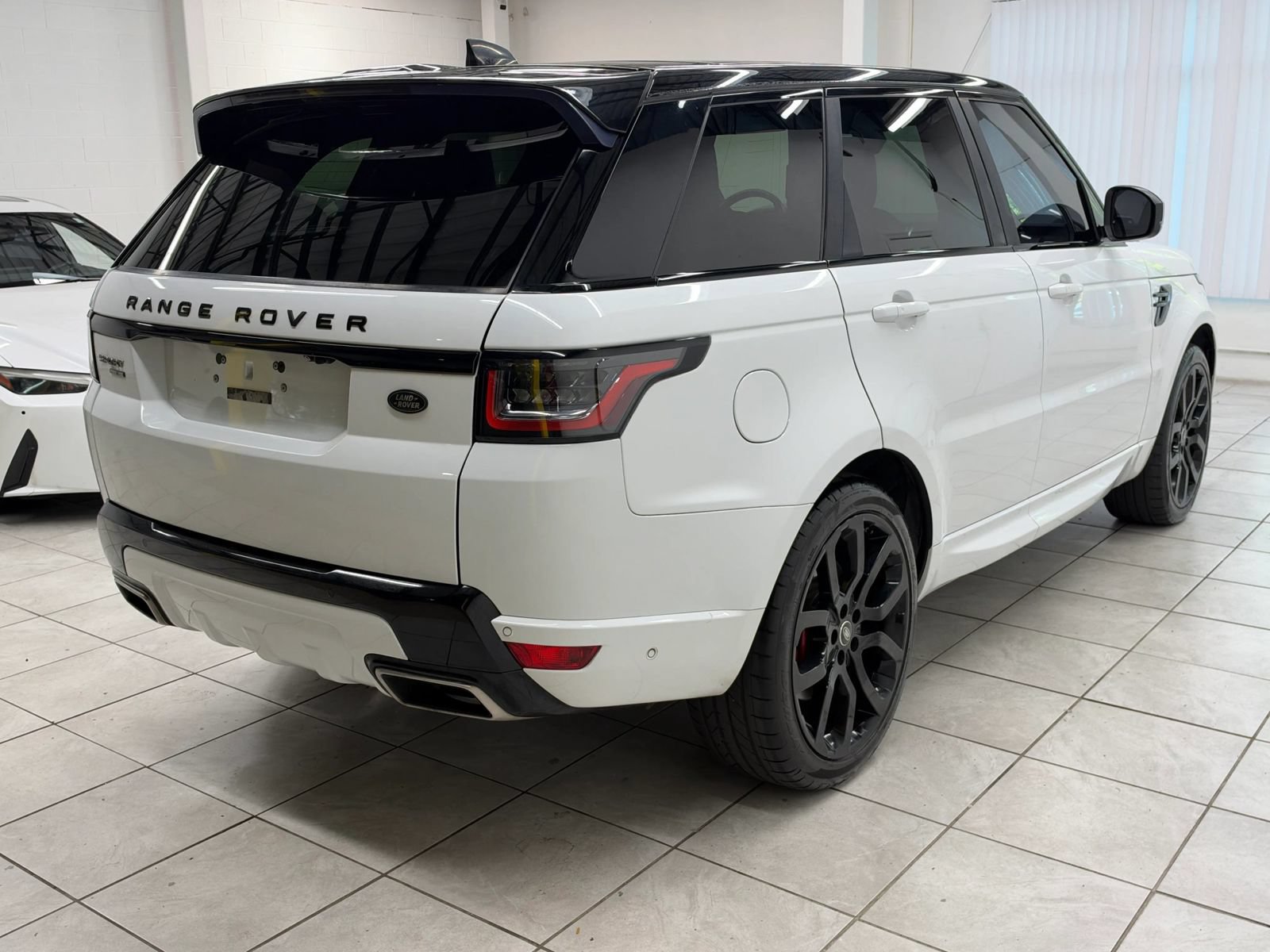 Used 2020 Land Rover Range Rover Sport HSE Dynamic AWD/4WD image 9