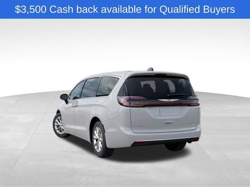 New 2026 Chrysler Pacifica Limited image 3