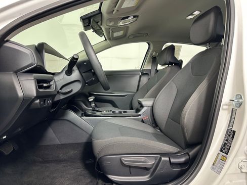 Used 2025 Kia K4 LXS image 4