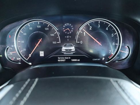 Used 2017 BMW 740i image 23