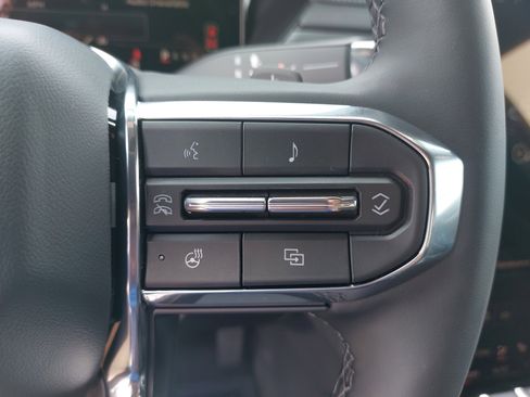 New 2025 GMC Acadia Elevation image 20