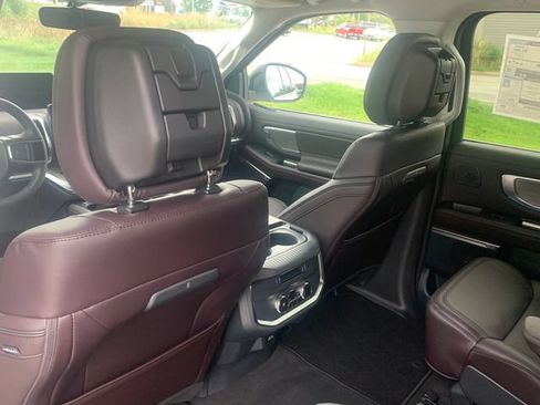 New 2027 Ford Expedition Platinum w/ Platinum Ultimate Package AWD/4WD image 14