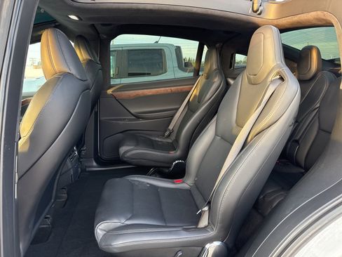 Used 2020 Tesla Model X Long Range image 6