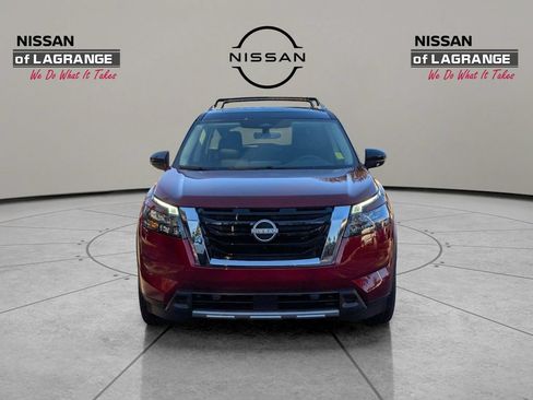 Used 2025 Nissan Pathfinder SL w/ SL Premium Package FWD image 2