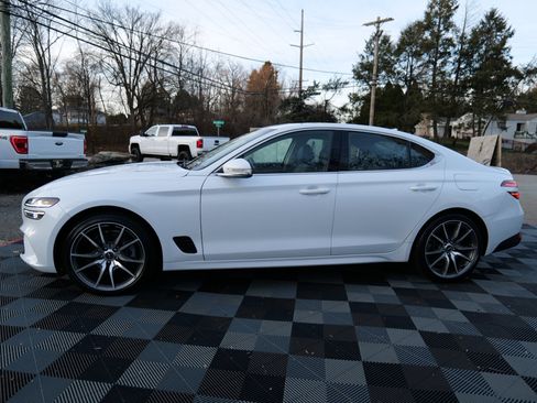 Used 2023 Genesis G70 2.0T image 9