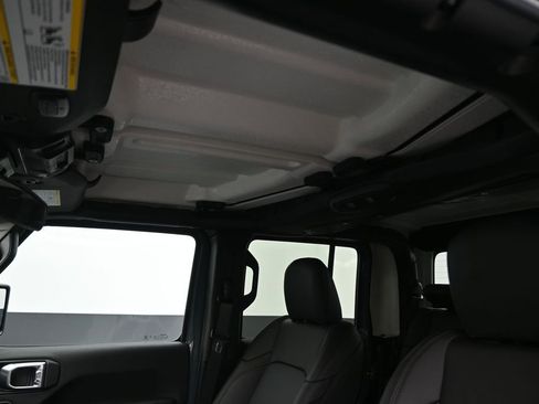 New 2026 Jeep Gladiator Sport AWD/4WD image 23