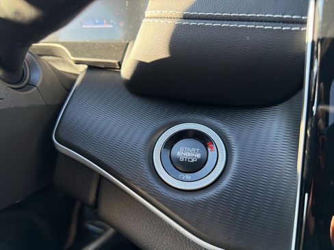 Used 2025 Jeep Grand Cherokee L Altitude image 10