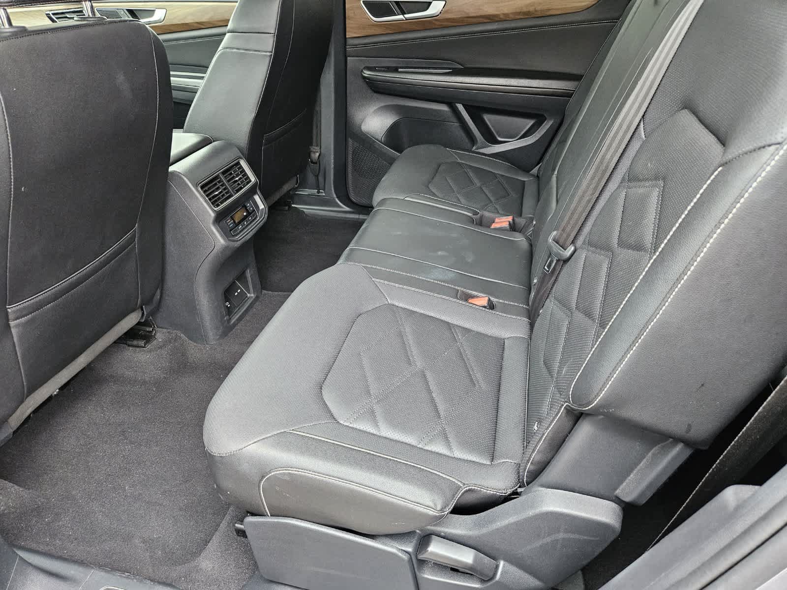 Used 2025 Volkswagen Atlas SE FWD image 26