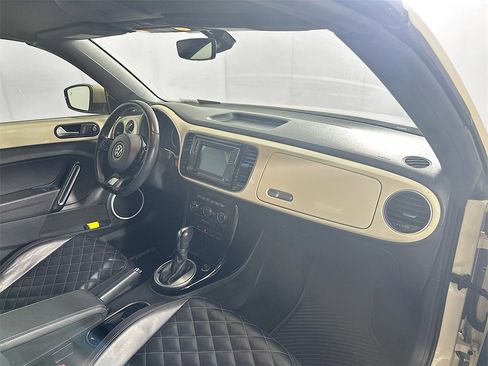 Used 2019 Volkswagen Beetle 2.0T SE image 29