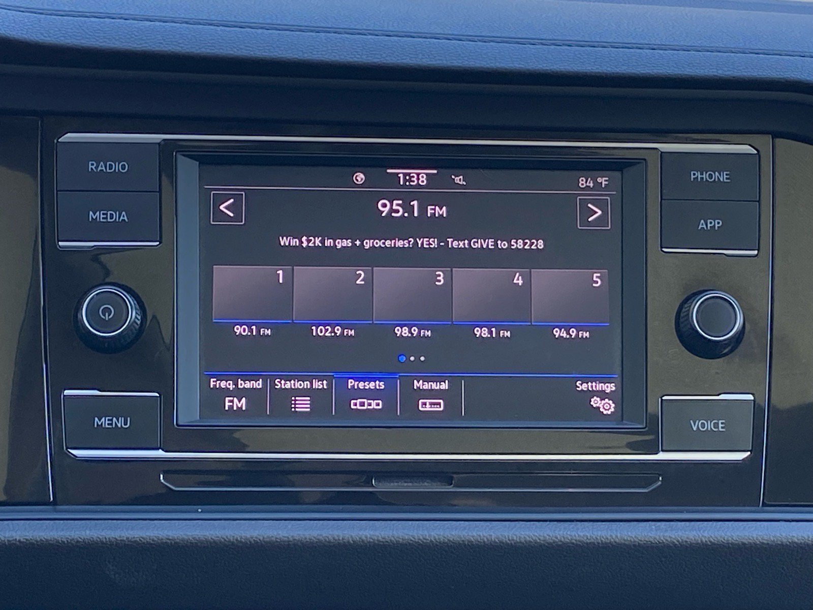 Certified 2024 Volkswagen Jetta SE FWD image 9