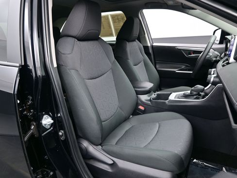 Used 2025 Toyota RAV4 XLE w/ Convenience Package image 14