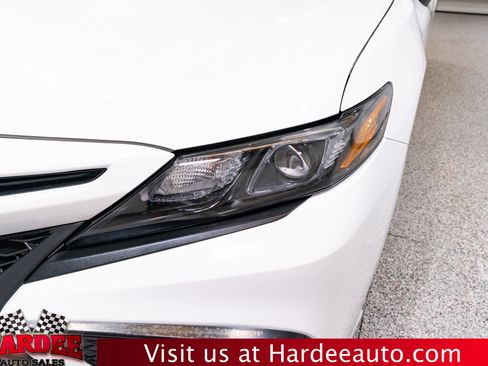 Used 2023 Toyota Camry SE FWD image 8