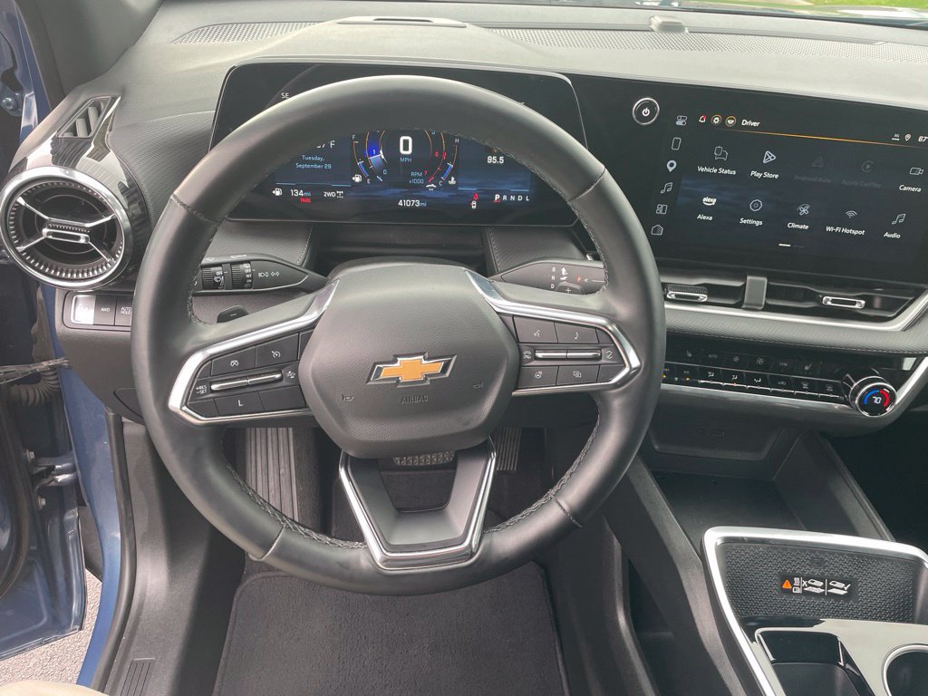 Used 2025 Chevrolet Equinox LT w/ Convenience Package II AWD/4WD image 11