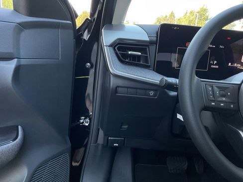 New 2026 Nissan Kicks SV image 24