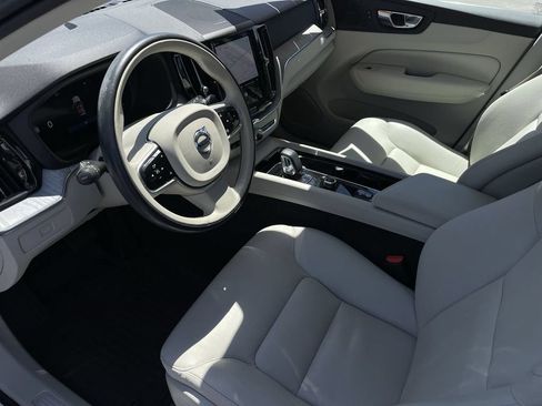 Used 2023 Volvo XC60 B5 Plus w/ Climate Package AWD/4WD image 10