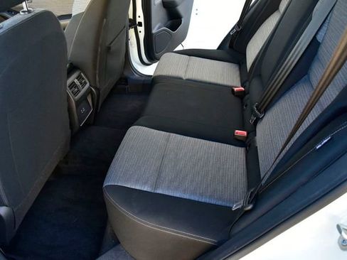 Used 2023 Nissan Rogue SV image 14