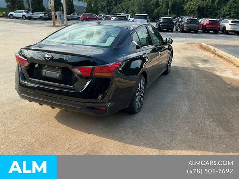 Used 2025 Nissan Altima 2.5 SV FWD image 4