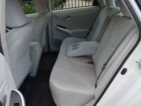 Used 2015 Toyota Prius Two FWD image 9