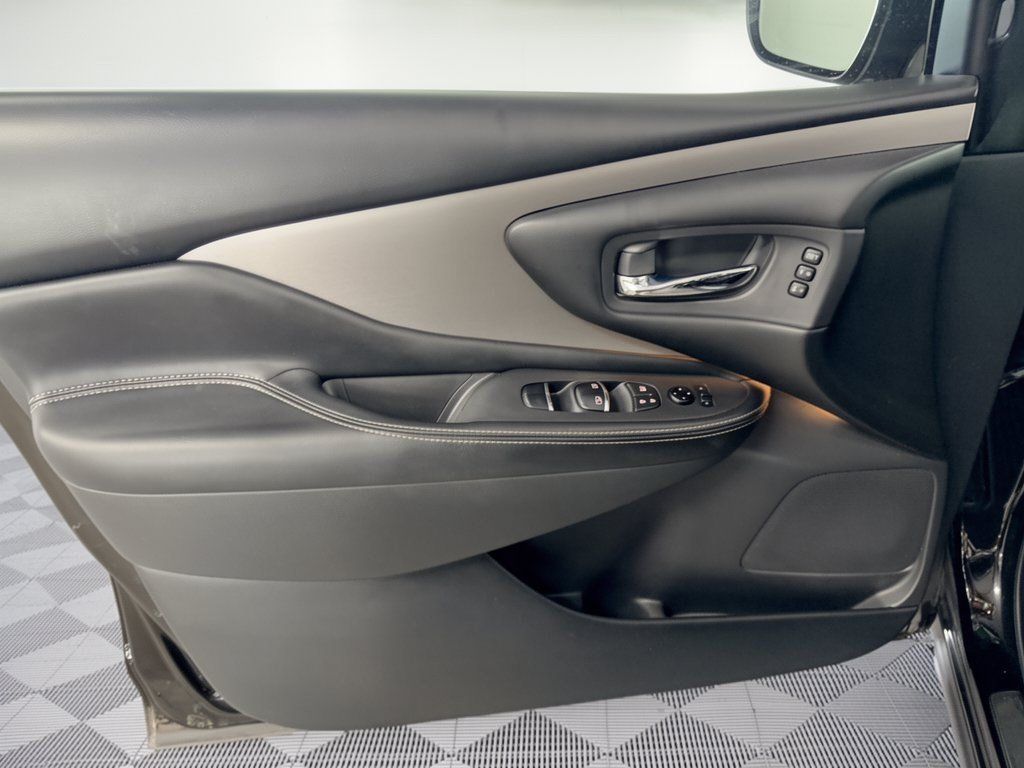 Used 2021 Nissan Murano SL w/ SL Moonroof Package FWD image 14