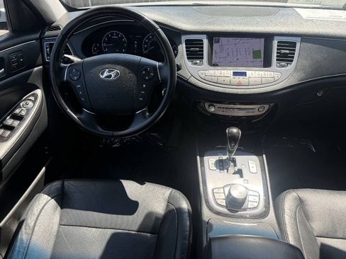 Used 2012 Hyundai Genesis 5.0 RWD image 7