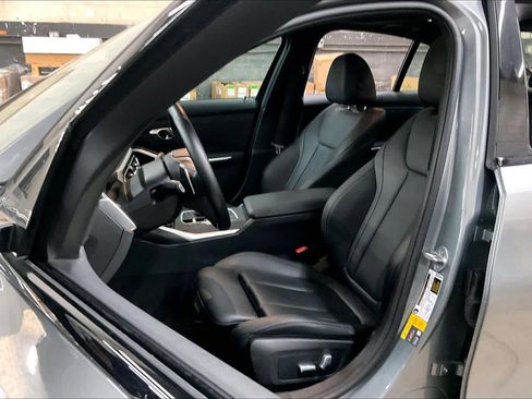 Used 2023 BMW 330e image 27