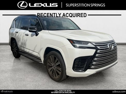 Used 2024 Lexus LX 600 4WD w/ Luxury Package image 1