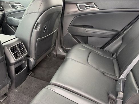 Used 2025 Kia Sportage EX w/ Premium Package FWD image 13