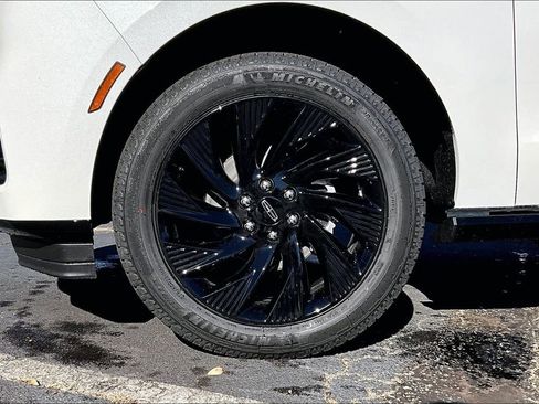 New 2025 Lincoln Navigator L Reserve w/ Jet Appearance Package AWD/4WD image 12