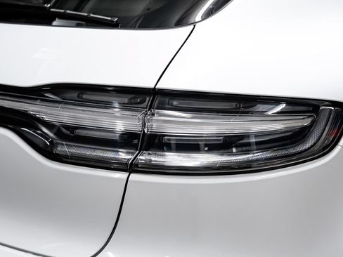 Used 2024 Porsche Macan S AWD/4WD image 46
