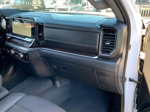 Used 2024 GMC Sierra 1500 Elevation image 16