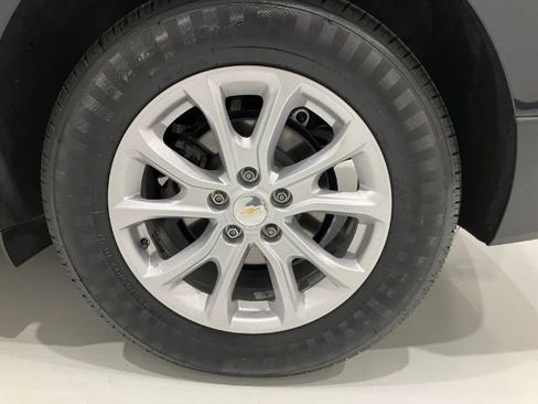 Used 2020 Chevrolet Equinox LS image 17