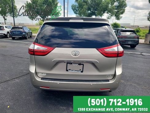 Used 2017 Toyota Sienna XLE Premium FWD image 6