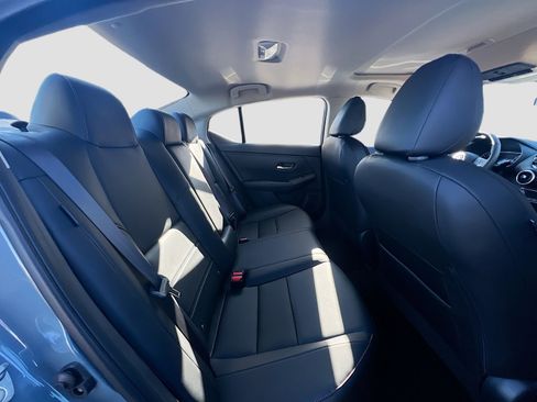 Used 2025 Nissan Sentra SR w/ SR Premium Package image 28