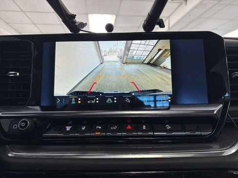 Used 2024 Chevrolet Silverado 2500 High Country w/ High Country Premium Package AWD/4WD image 21