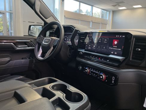 Used 2024 GMC Sierra 1500 Elevation AWD/4WD image 35