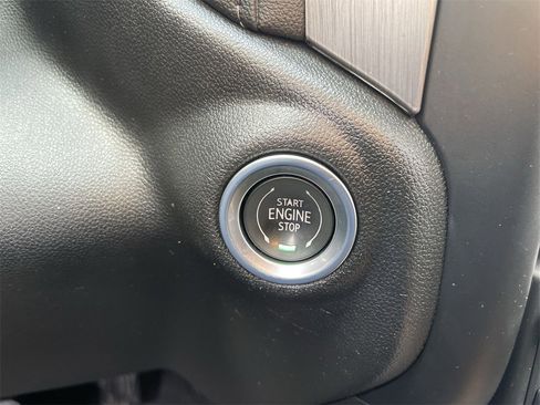 Used 2021 GMC Sierra 3500 Denali w/ Denali Ultimate Package image 17