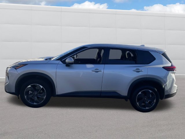 Used 2025 Nissan Rogue SV AWD/4WD image 2