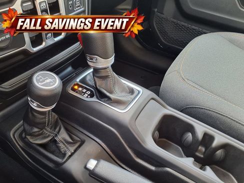 Used 2025 Jeep Wrangler Unlimited Sahara AWD/4WD image 20