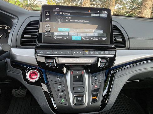 Used 2025 Honda Odyssey Touring image 16