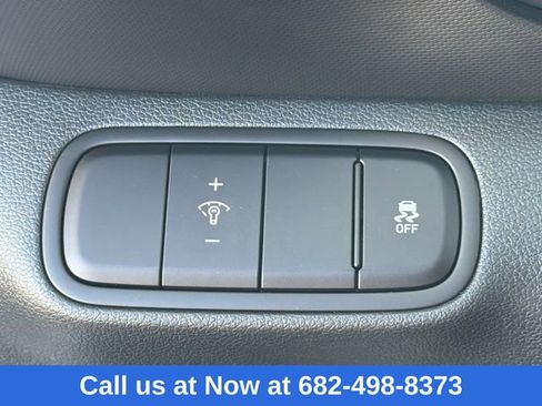 Used 2025 Hyundai Venue Limited image 22