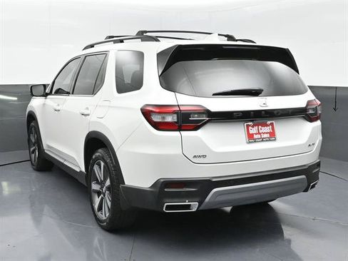 Used 2024 Honda Pilot Elite image 4
