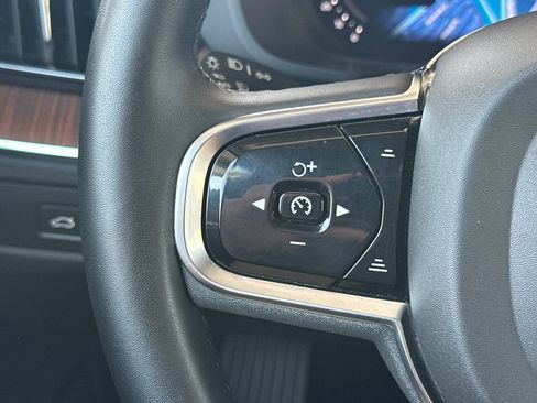 Certified 2023 Volvo XC60 T8 Plus AWD/4WD image 29
