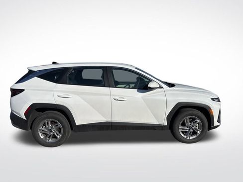 Used 2025 Hyundai Tucson SE AWD/4WD image 5