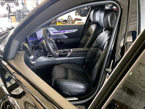 Used 2023 BMW i7 xDrive60 w/ Executive Package 2 image 7