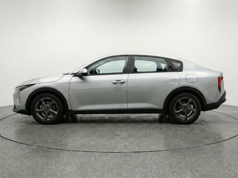Used 2025 Kia K4 FWD image 5