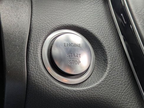 Used 2019 Mercedes-Benz GLC 300 4MATIC image 15